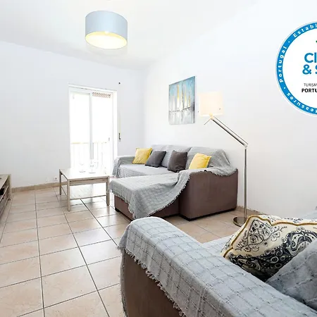 B63 - Corner Street Historic Center In Apartment *