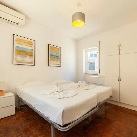 B63 - Corner Street Historic Center In Appartement *